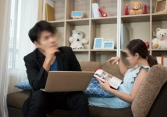 Cho chồng ngủ riêng, mới được hai tuần, tôi đã phát hiện ra một chuyện sốc óc