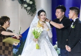 Không phải ruột thịt Chu Thanh Huyền và Quang Hải vẫn được vợ chồng này trao sương sương 6 cây vàng trị giá nửa tỉ đồng ngày cưới