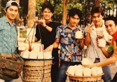 1088 - Thần tượng giới trẻ thế hệ 8X, 9X: 4 thành viên sang Mỹ định cư, 1 người ở lại Việt Nam bám trụ với nghề!
