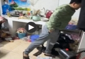 Nam sinh ngủ ngon lành trong phòng trọ không khác gì bãi rác, cư dân mạng phải thốt lên: 'Vậy cũng sống được luôn?'