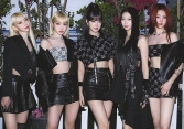 Bất chấp chỉ trích, LE SSERAFIM vẫn được chấm 4/5 tại Coachella với lời khen rất 'sượng trân'