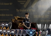 Faker xuất hiện trong clip quảng bá Esports World Cup nhưng fan đã chỉ ra một yếu tố cực kỳ vô lý