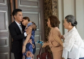 Đúng dịp lễ thì bố mẹ chồng tuyên bố chia tài sản, nghe xong mà anh cả đập bàn đứng dậy còn chị dâu lăn ra ngất