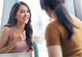 Ngày cưới, đồng nghiệp nhe răng khoe: 'Chồng em xấu nhưng giàu', nửa năm sau, tôi ngã ngửa khi cô ấy xin ảnh chồng mình