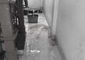 Bắc Giang: Nam thanh niên nghi có biểu hiện tâm thần cầm dao chém mẹ ruột và cháu
