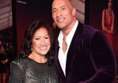 The Rock và câu chuyện xúc động về mẹ: 'Bà ấy bật khóc khi bữa ăn được bày ra trước mắt'