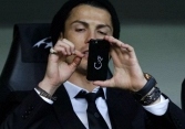 Quy tắc dùng điện thoại đặc biệt của Ronaldo: Nhất quyết không bắt máy nếu cuộc gọi sau 10 giờ