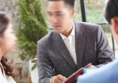 Ngày đầu bước vào công ty mới, tôi choáng váng khi giám đốc lại là chồng cũ của mình: Cuộc hôn nhân ngắn ngủi nhưng vết thương lòng rất sâu