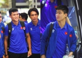 Thương ĐT Việt Nam lên đường sang Iraq lúc 0h30, Duy Mạnh cầm theo đồ ăn chống đói