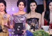 Loạt khoảnh khắc 'bảo chứng' nhan sắc của Lưu Diệc Phi: Từ Phạm Băng Băng tới Cảnh Điềm đều lép vế khi đứng chung với 'thần tiên tỷ tỷ'