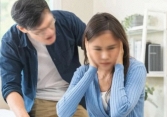Ngày sinh nhật của tôi, chồng tặng cho một cuốn sổ đỏ, vừa mở ra xem, tôi tức đỏ mặt muốn ly hôn ngay lập tức