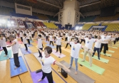 Việt Nam hưởng ứng nhiệt tình kỷ niệm “Ngày Quốc tế Yoga lần thứ 10”
