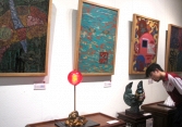 Sơn mài truyền thống được chắp cánh vào cuộc sống đương đại bởi những nghệ sĩ trẻ 