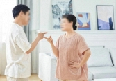 Chồng ám ảnh chuyện người hàng xóm làm với tôi nên nghi ngờ 3 đứa con không phải ruột thịt và yêu cầu xét nghiệm ADN