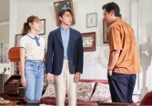 Nửa đêm nghe tiếng động đáng sợ, tôi cầm đèn pin ra soi thì suýt ngất xỉu khi thấy chiếc bóng trắng đi qua đi lại ngoài vườn
