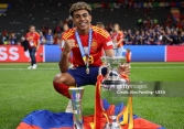 Thần đồng Lamine Yamal vừa vô địch Euro 2024: Mbappe đã hỏi xin áo của tôi, tôi không bao giờ giống Messi
