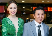 Hậu scandal lộng ngôn, Angela Phương Trinh đến gặp bố trong đêm