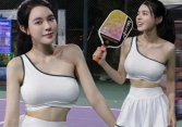 Bạn gái cầu thủ nổi tiếng lên đồ 'bỏng mắt' giữa lùm xùm pickleball “khoe thân, làm màu”