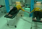 Một nhà 4 người cùng ung thư gan, chuyên gia bước vào bếp đã hét lớn: “Đũa thế này không thay khác gì uống thuốc độc”
