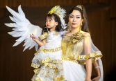  Mẫu nhí 2,5 tuổi gây sốt làng thời trang Việt