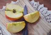Làm gì để táo gọt ra không bị thâm?
