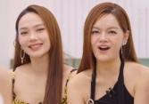 Biểu cảm của Minh Hằng khi nhìn Tóc Tiên được dàn chị đẹp hú hét, rượt đuổi