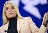 Bà Pamela Bondi: Nữ 'chiến binh' công lý của nước Mỹ