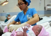 TP.HCM 'chốt' chính sách hỗ trợ tiền cho phụ nữ sinh đủ 2 con trước 35 tuổi 