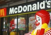 Hơn 700 nhân viên kiện McDonald's vì bị quấy rối tình dục