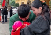 'Hai năm lãi được một em bé cute': Không hoa cũng chẳng quà, đây mới là điều ý nghĩa nhất vào ngày xuất ngũ