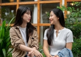 Ngày đầu tiên đi làm lại sau Tết, sếp tặng bao lì xì đỏ và bảo tôi 'đừng làm việc của lao công' khiến tôi bàng hoàng