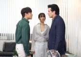 Nghe lời vợ, con trai tôi bán hết nhà cửa xe cộ đi du lịch suốt 2 năm, ngày trở về con đưa ra yêu cầu khiến tôi điêu đứng
