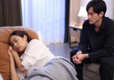 Cưới nhau hơn 6 năm tôi mới có bầu, biết tin, chồng liền mua con gà về đãi vợ nhưng thông báo sau đó của anh khiến tôi hoang mang