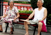Người phụ nữ 45 tuổi chia sẻ: Sau khi bố mẹ mất, tôi mới nhận ra mình thật ngu ngốc khi bán căn nhà cũ ở quê!