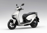 Đón đầu xu hướng xe máy điện, Honda và Yamaha trình làng những mẫu xe mới hướng đến phái đẹp