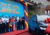 Công ty Yến sào Khánh Hòa trao giải thưởng xe ô tô New Sonet 1.5L Deluxe 2025 cho khách hàng may mắn ở Cần Thơ