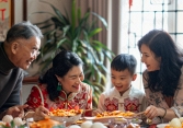 Được hỏi: Về nhà bà nội ăn Tết có vui không? Đứa trẻ trả lời 1 câu khiến mẹ chồng con dâu 3 ngày không nhìn mặt nhau