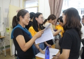 Phụ huynh TP.HCM đăng ảnh tin nhắn riêng tư, công khai cả tên trường: Hàng loạt người khuyên 'để cho thầy cô yên!'