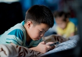 Con trai gửi tin nhắn cho người cha đã khuất, bất ngờ nhận được hồi âm: Câu chuyện đằng sau quá cảm động