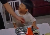 5 khoảnh khắc gia đình ấm áp nhất: Giáo dục bằng sự dịu dàng thực sự có thể chữa lành tuổi thơ của trẻ