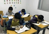 Lý do phản đối học thêm của 1 ông bố gây tranh luận: 'Thứ có thể mua được bằng tiền thì không phải là học vấn thực sự!'