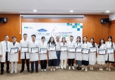Thế hệ bác sĩ đầu tiên hoàn tất chương trình hướng dẫn thực hành y khoa tại Bệnh viện quốc tế