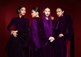 Quán quân Vietnam’s Next Top Model 2025 Lại Mai Hoa khoe sắc vóc cực chuẩn khi diện áo dài sắc tím