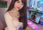Nữ streamer xinh đẹp khoe góc gaming ngập sắc hồng, ai nhìn cũng mê mẩn!