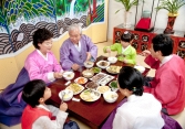 Món ăn biểu tượng trong ngày Tết tại Hàn Quốc: Được giới quý tộc thời xưa ưa chuộng, chỉ dùng 1 nguyên liệu nhưng mang ý nghĩa đặc biệt