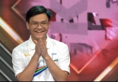 Cứ trả lời sai là cười, nam sinh Quảng Trị giành vòng nguyệt quế Olympia