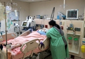 Cô gái 30 tuổi bị đột quỵ, liệt tứ chi, phải đặt vô số ống thở vì thức uống nhiều người uống mỗi ngày