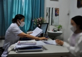 Hà Nội: Thấy con gái 17 tuổi đêm nào cũng ôm điện thoại, mẹ phát hoảng khi bí mật kiểm tra