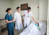 Đau đầu dữ dội, bé gái 9 tuổi phát hiện khối u màng não lớn, đe dọa tính mạng