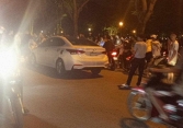 Xôn xao vụ người dân truy đuổi một chiếc ô tô, nghi bị cướp ở quận Hoàng Mai: Chiếc xe đang được giữ nguyên ở hiện trường